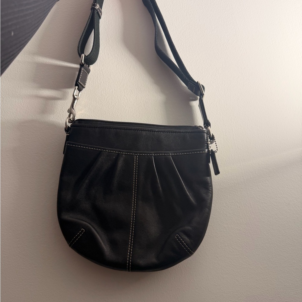 Elegant Black Leather Shoulder Bag